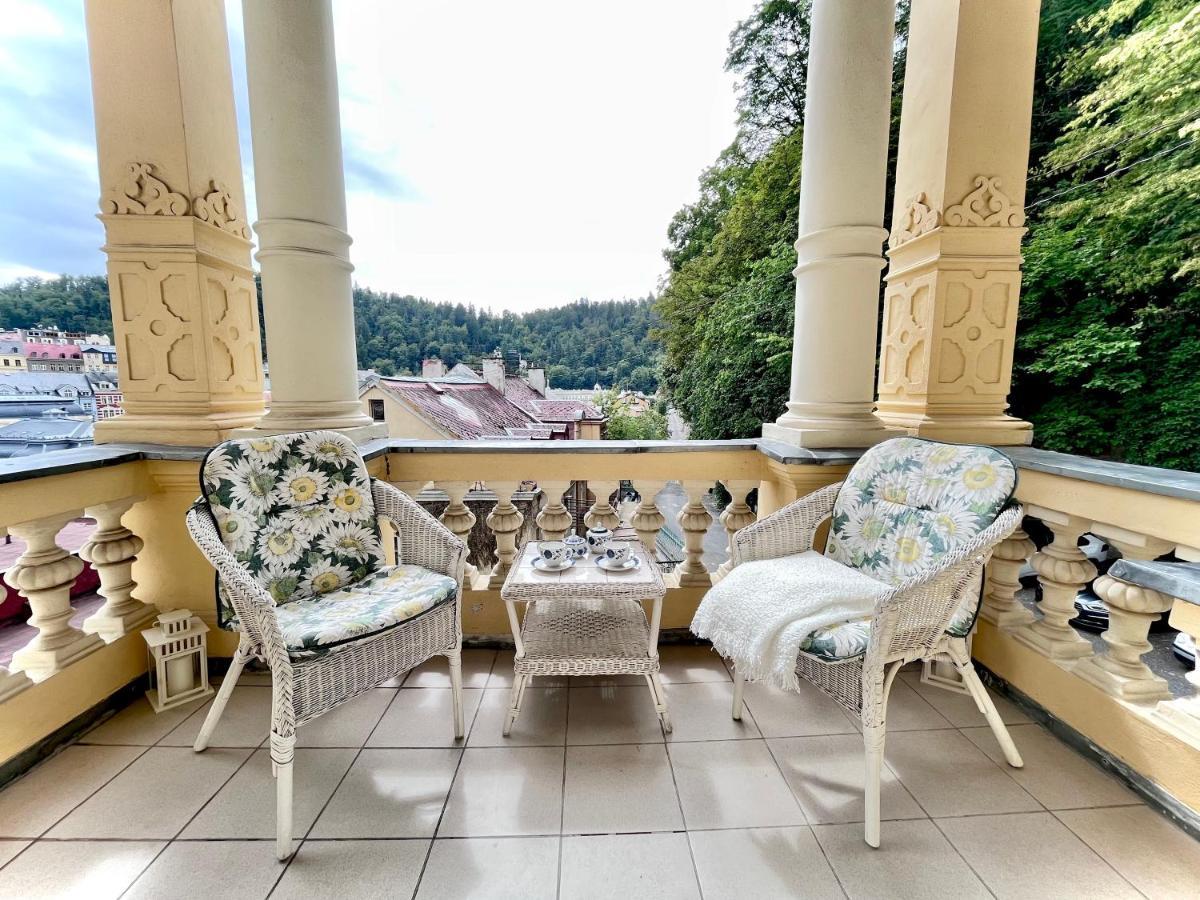 Bohemian City - Amazing View, Garage Карлови Вари Екстериор снимка