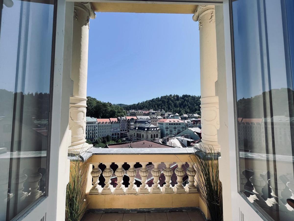 Bohemian City - Amazing View, Garage Карлови Вари Екстериор снимка